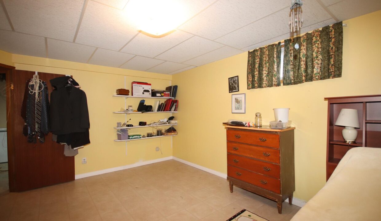 Armstrong 65 4th St NW Carman SIZED (10)