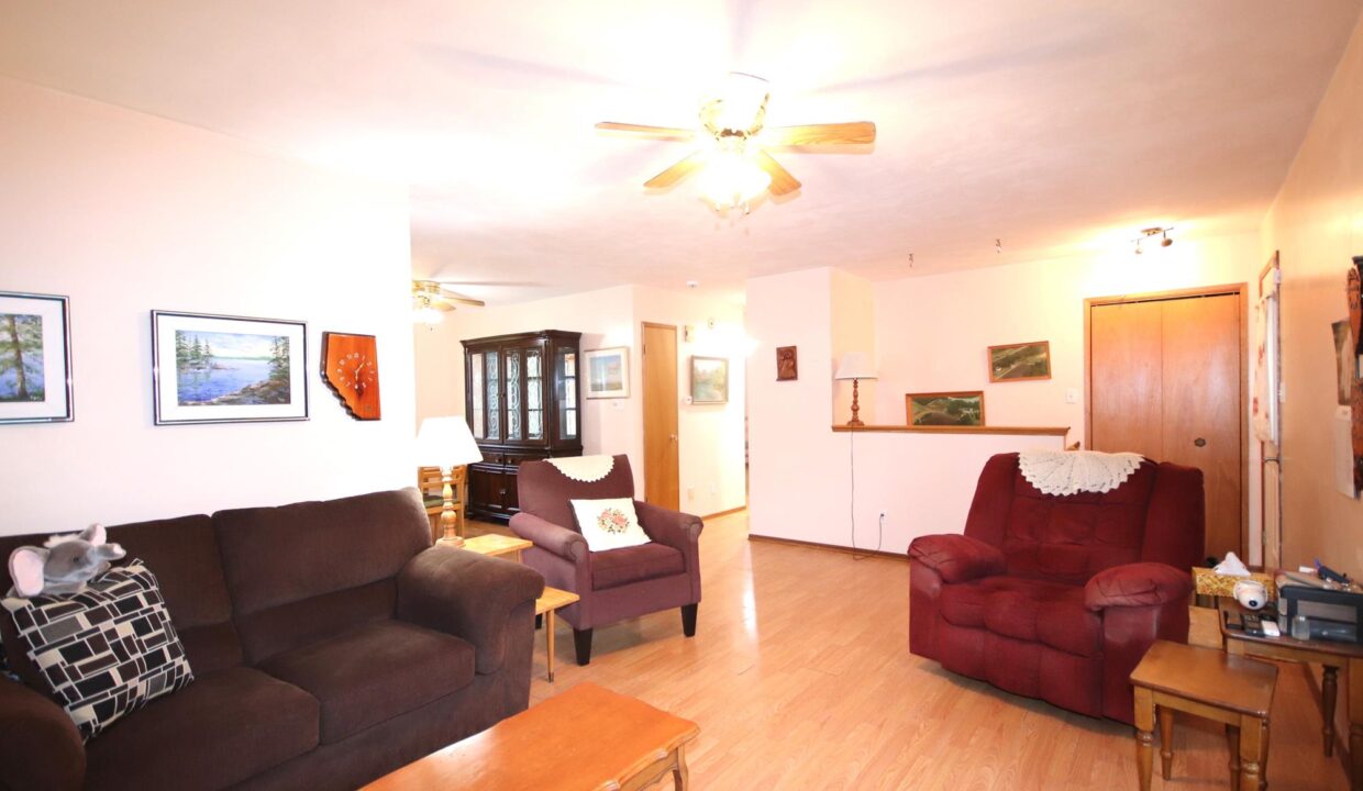 Armstrong 65 4th St NW Carman SIZED (23)