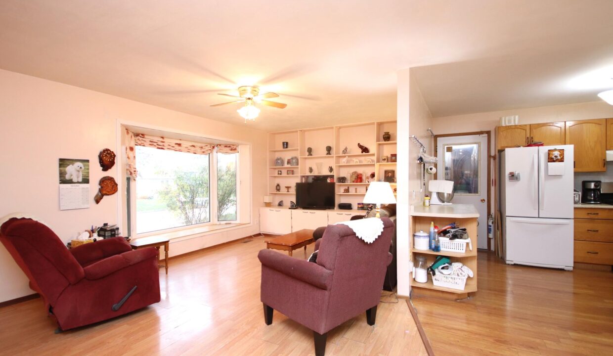 Armstrong 65 4th St NW Carman SIZED (25)