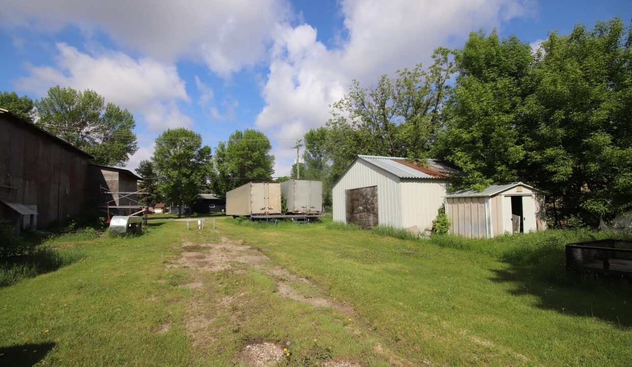 Blade Sized 184 Main St N Carman,MB (21)