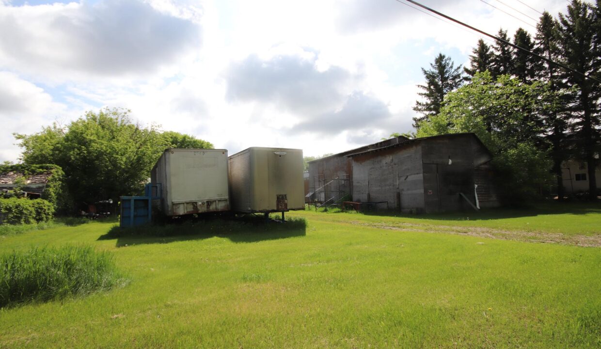 Blade Sized 184 Main St N Carman,MB (25)