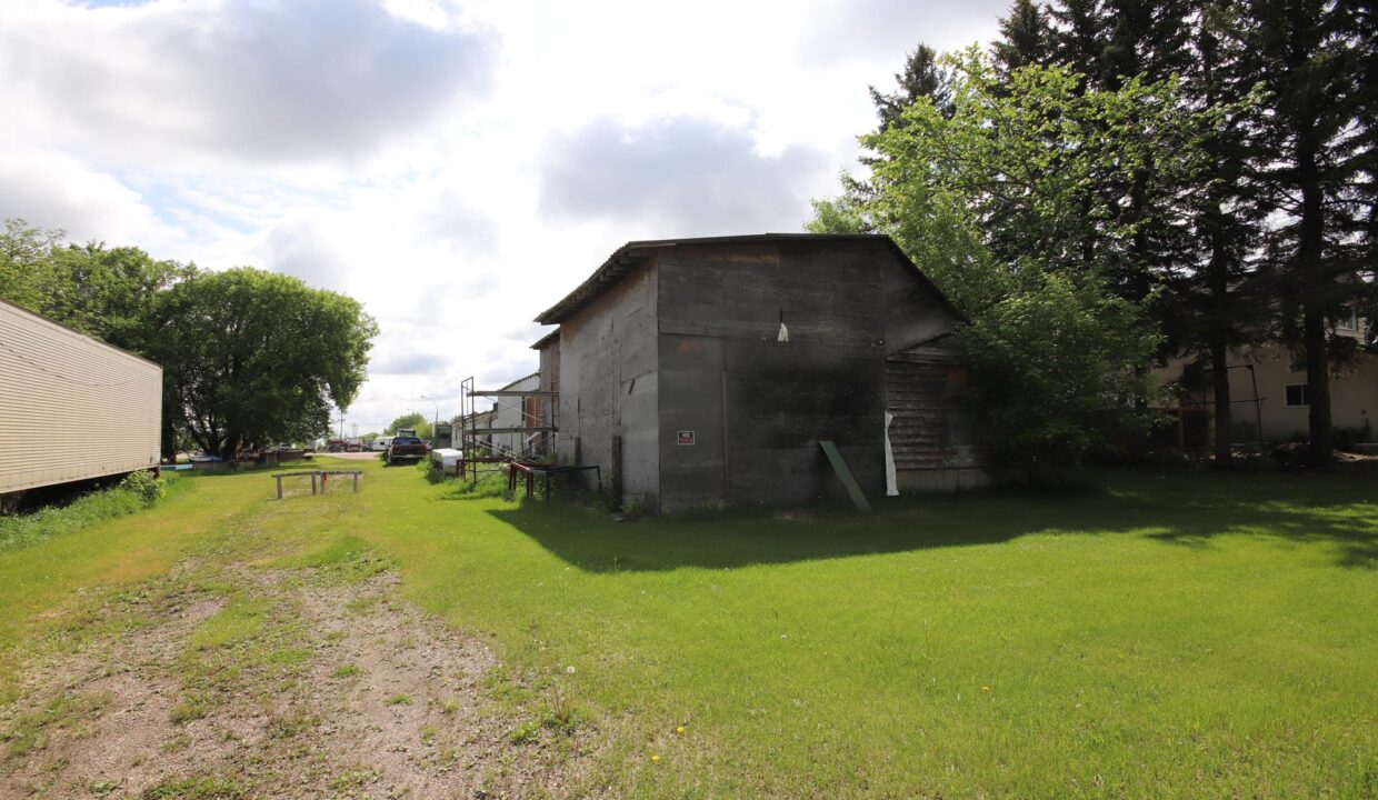 Blade Sized 184 Main St N Carman,MB (29)
