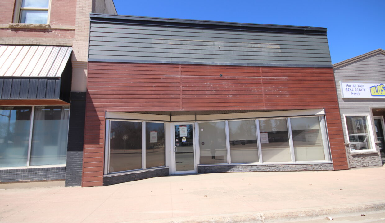 Clark & Wendy Benefits 66 Main St S Carman,MB (3)