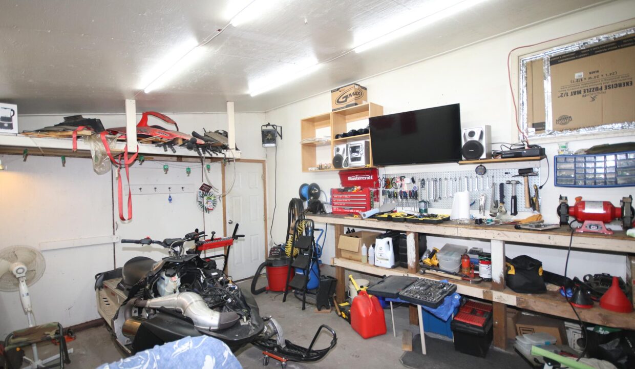 Baron Melissa Sized (24)