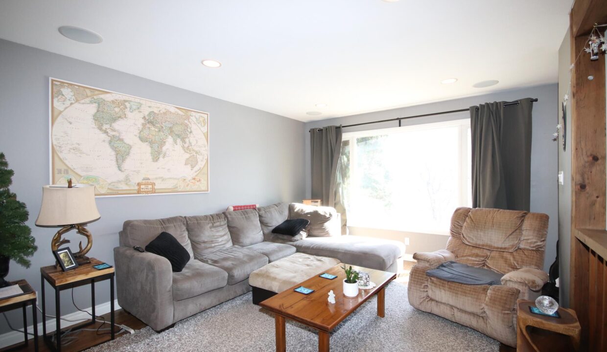 Baron Melissa Sized (28)