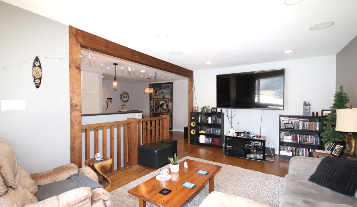 Baron Melissa Sized (31)