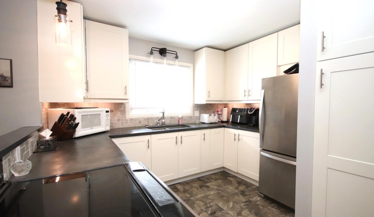 Baron Melissa Sized (36)