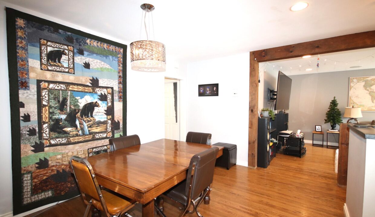 Baron Melissa Sized (40)