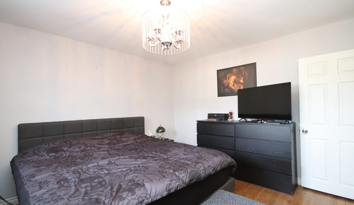 Baron Melissa Sized (45)