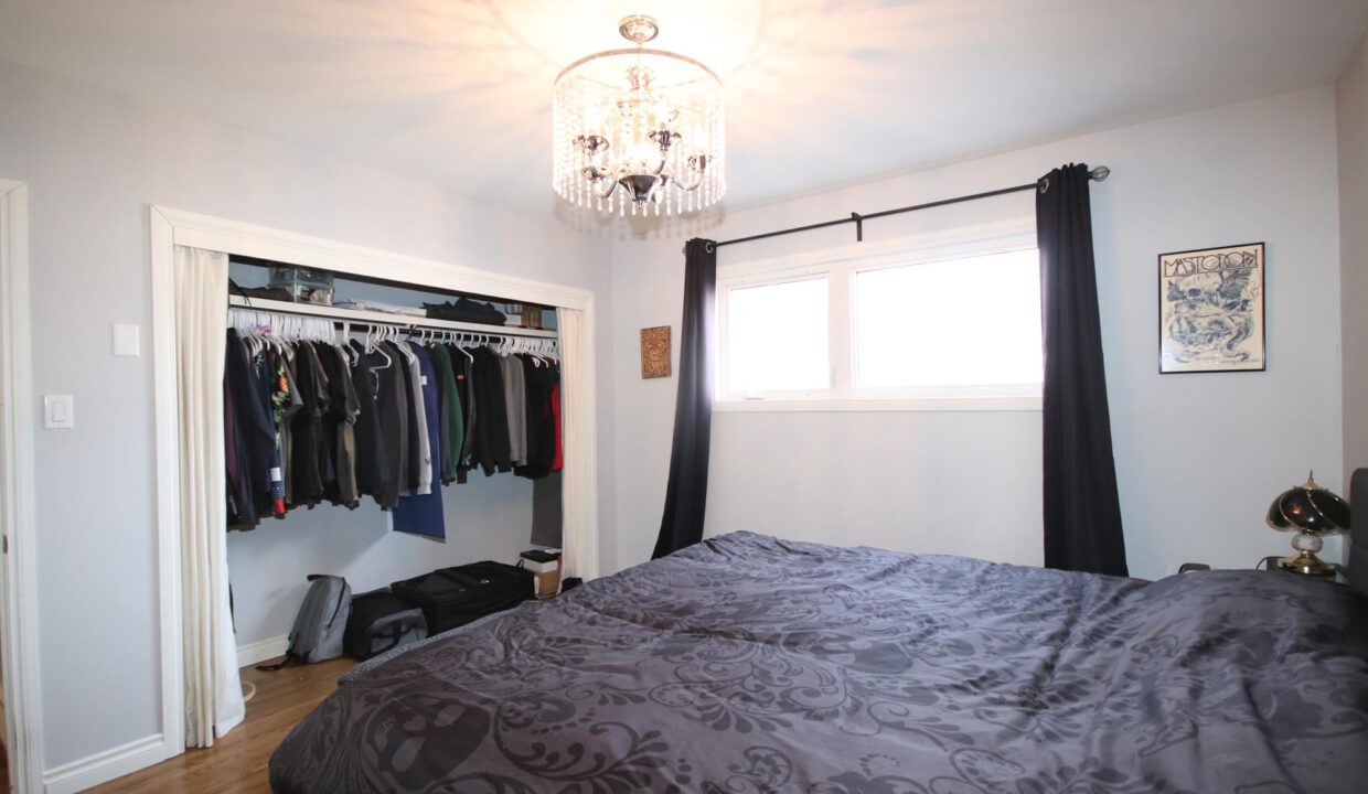 Baron Melissa Sized (46)