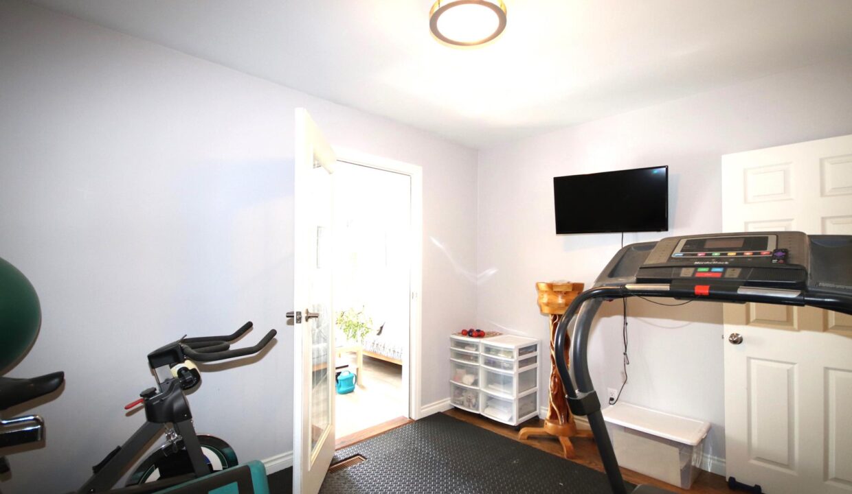 Baron Melissa Sized (49)