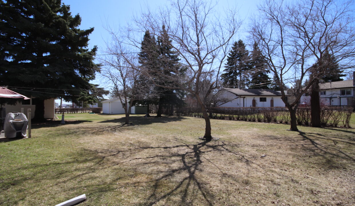 Kohut Nester & Donna 19 Lynwood Place Carman,MB (27)