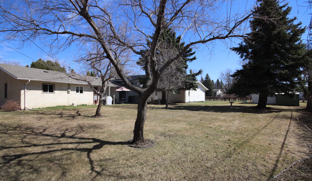 Kohut Nester & Donna 19 Lynwood Place Carman,MB (4)