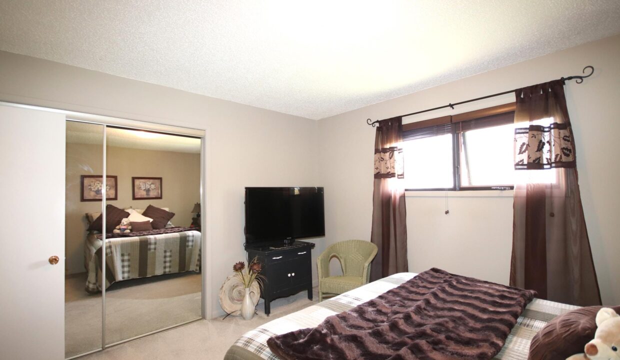 Meldrum 65 Main St S Sperling (30)
