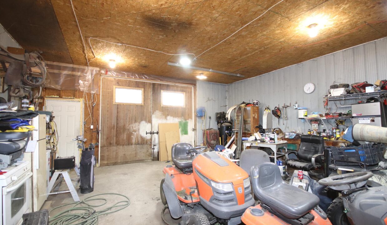 Dunn #39062 Rd 25 W RM of Dufferin,MB Sized (2)