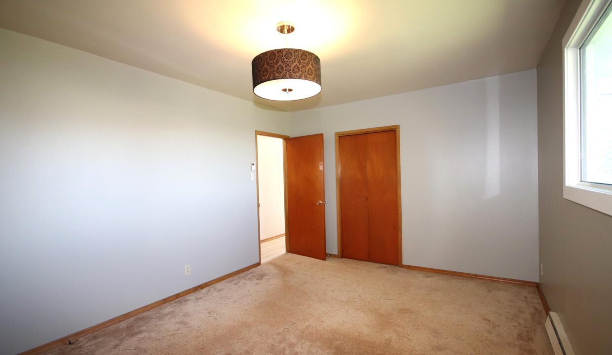 Anderson Stewart 313 rd St Roland Sized (22)