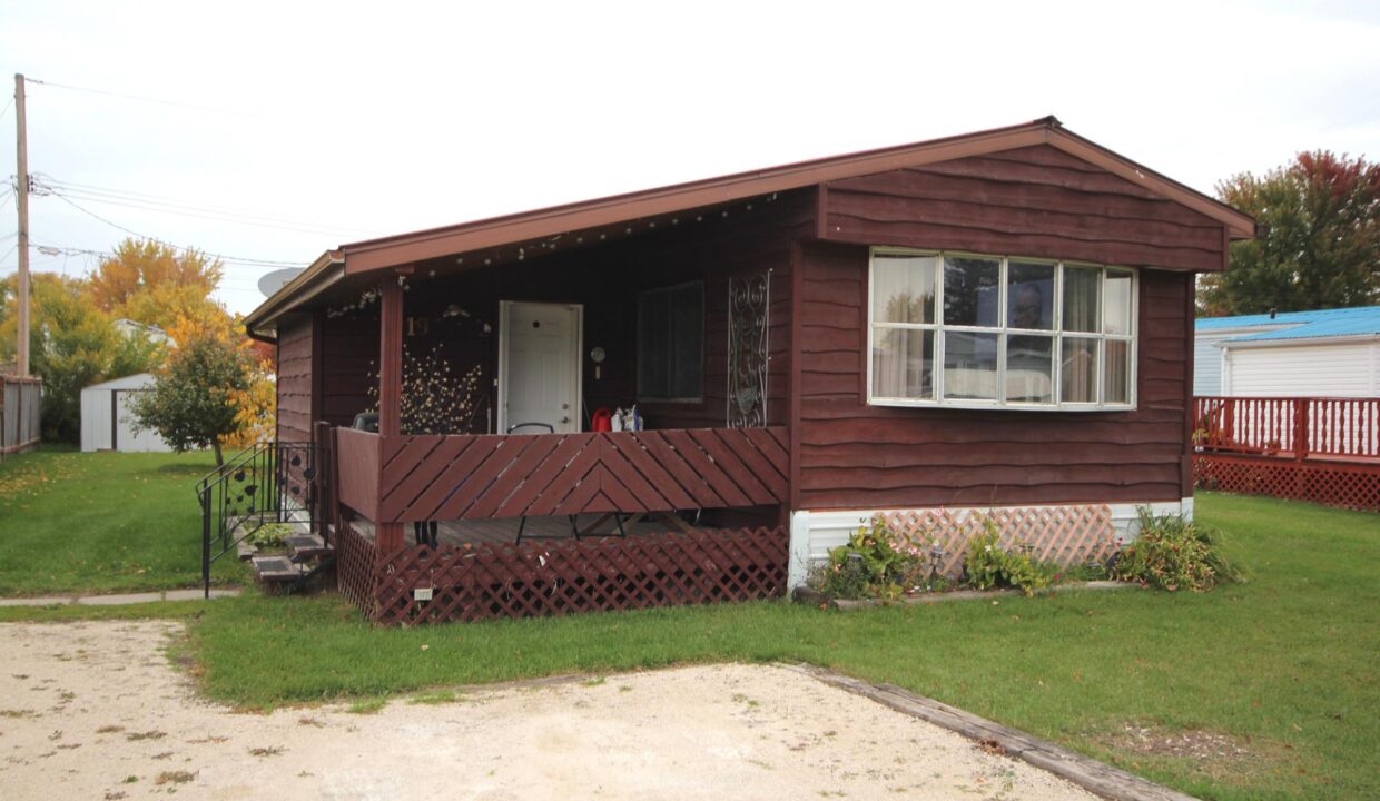 Thiessen 19 Poplar Ave 036